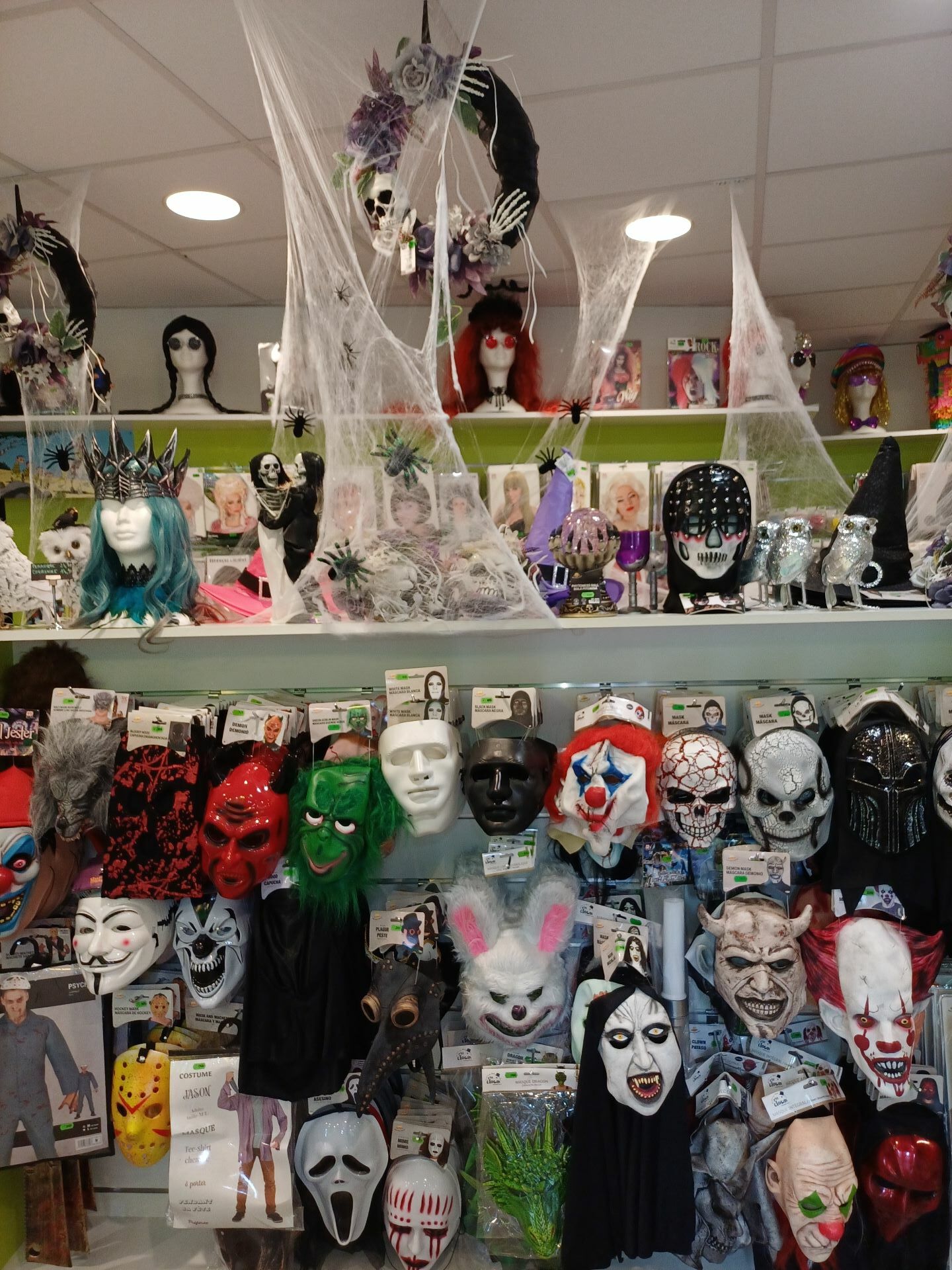 La Boite A Rire Articles De Fetes Rennes La Boite A Rire Halloween 1