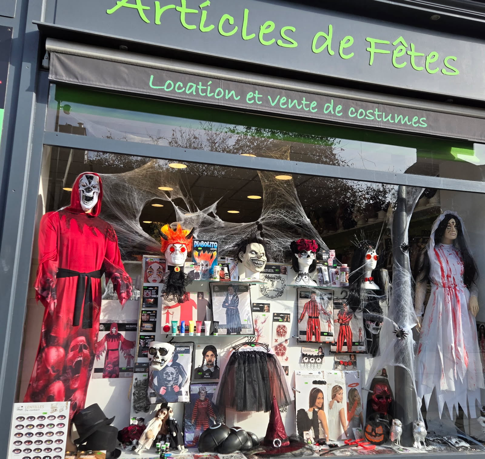La Boite A Rire Articles De Fetes Rennes La Boite A Rire Halloween 3