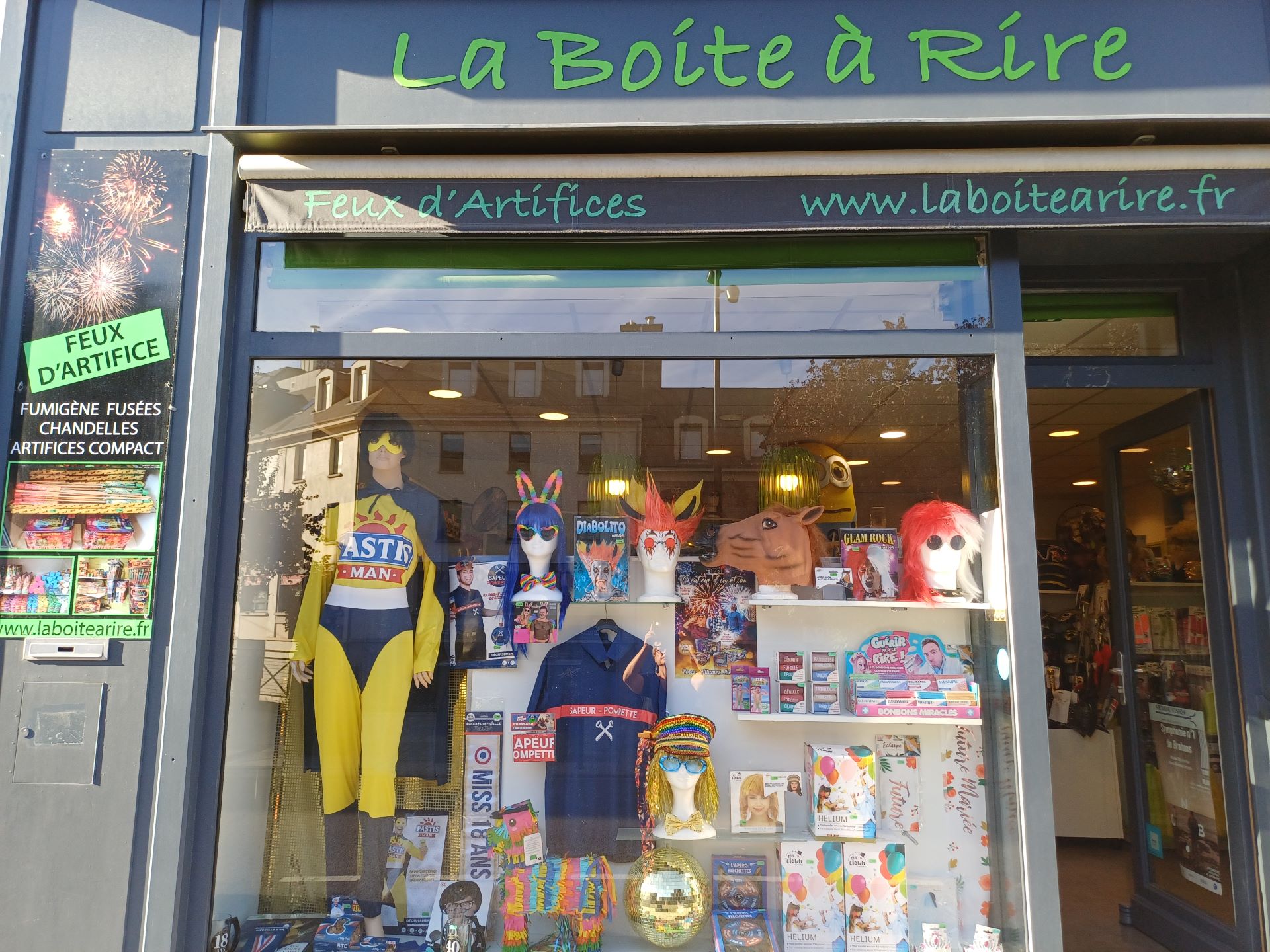 La Boite A Rire Articles De Fetes Rennes La Boite A Rire 6